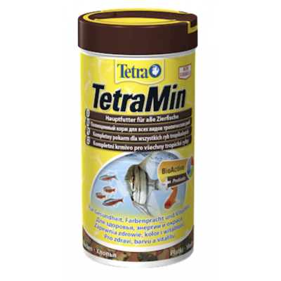 Основной корм в виде хлопьев для долгой и здоровой жизни для всех видов тропических рыб TetraMin